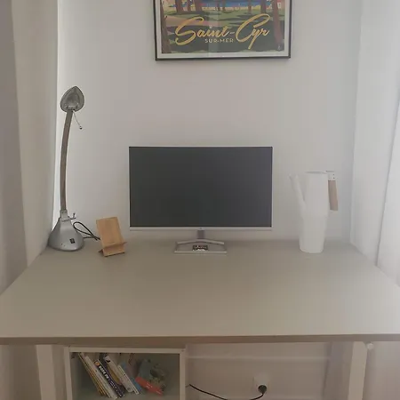 Grand Confortable - *